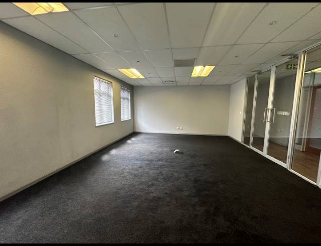 1,818M² OFFICE TO LET IN CENTURY CITY